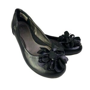 BOC Born Flat Shoes Black Flower Girl's Youth Slip‎ On Size US 3 EU 34